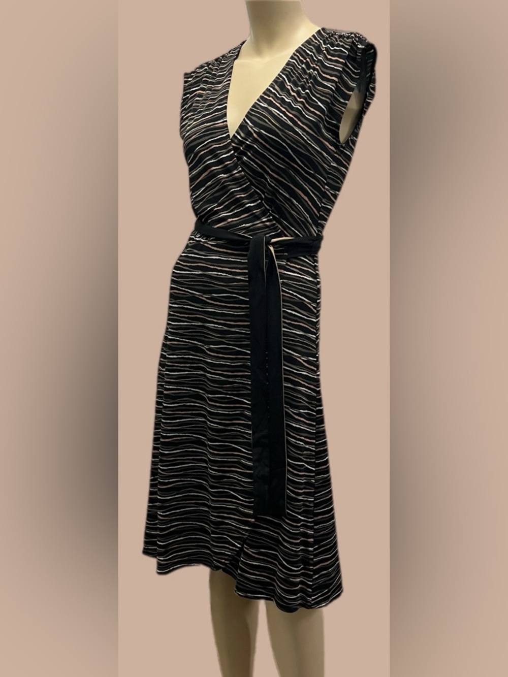 Nordstrom Sleek BCBG Black Stripe Midi Wrap Dress with Cap sleeves and Belt Tie